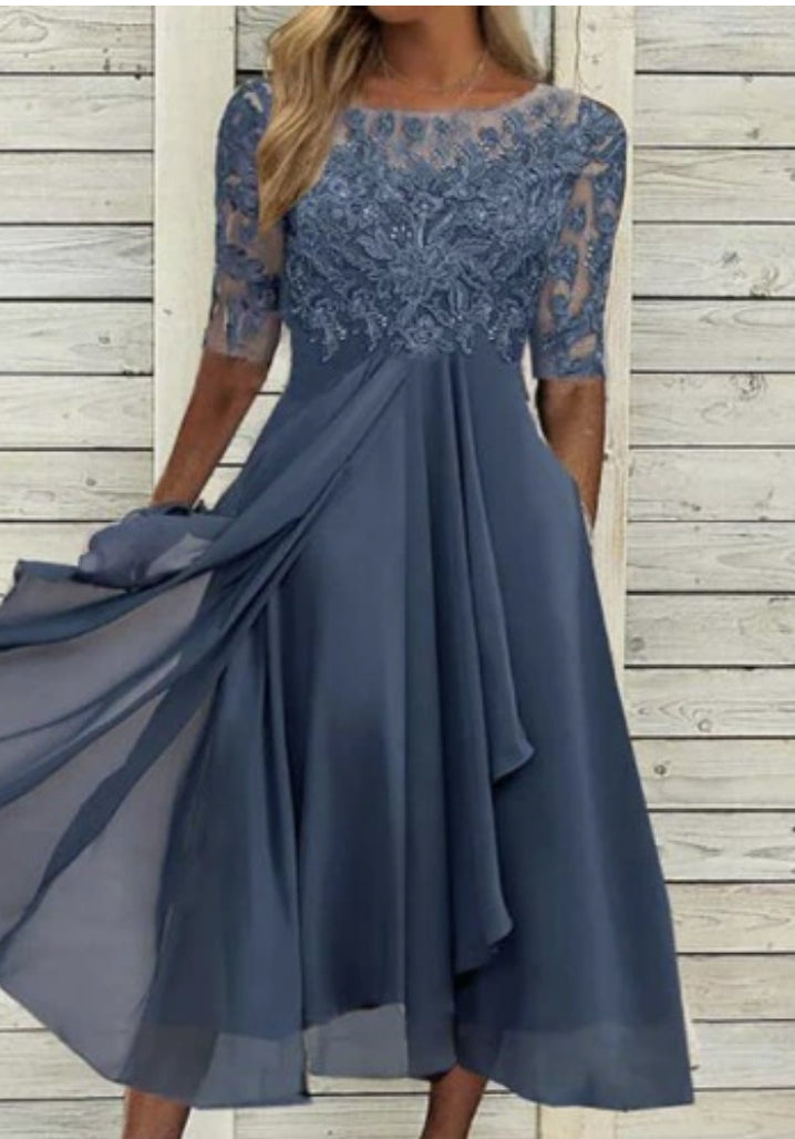 Elegant Greta  Lace Midi Evening Dress