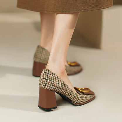 Chic Bow Metal Heels by Greta 