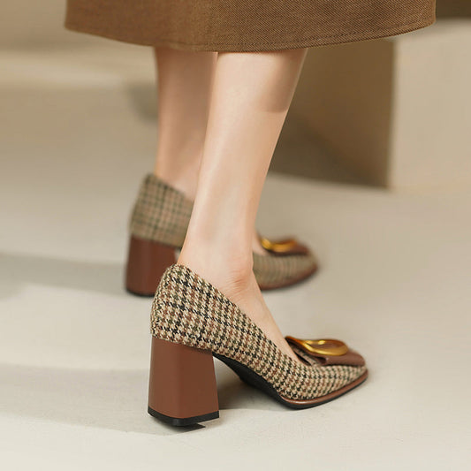 Chic Bow Metal Heels by Greta 