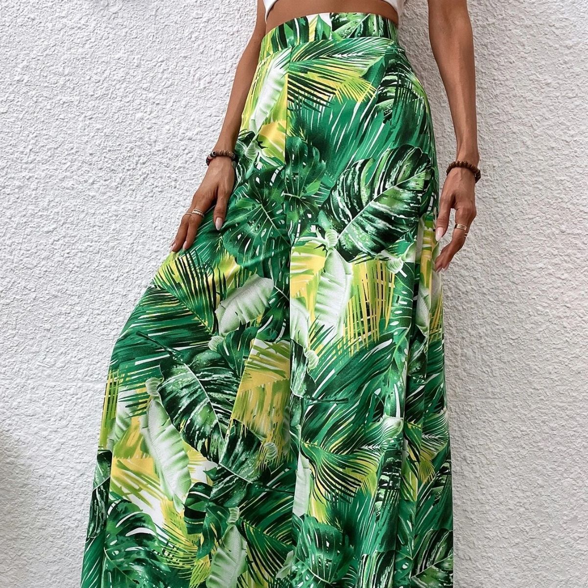 Chic Floral Wide-Leg Pants by Greta 
