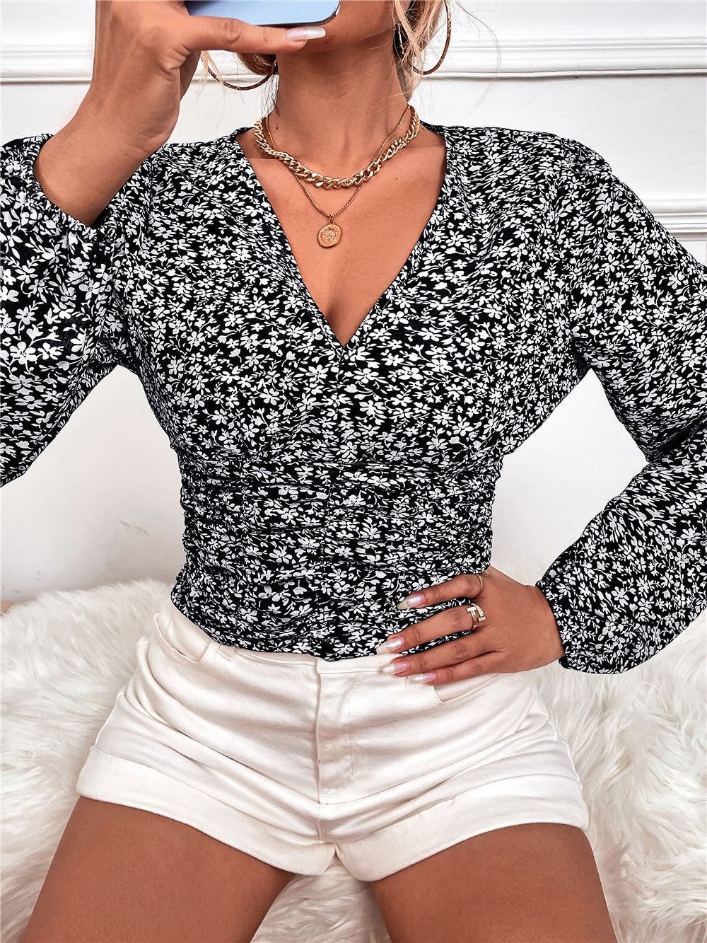 Chic Floral Long Sleeve V-Neck Top by Greta 