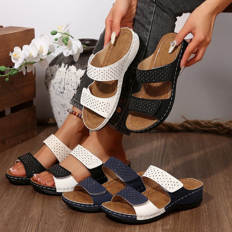 Artistic Greta  Plus-Size Wedge Sandals