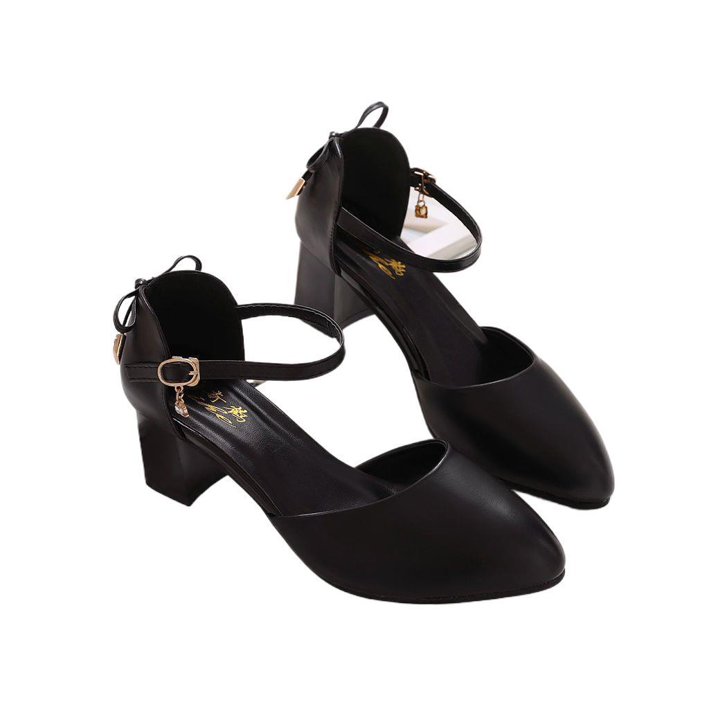 Elegant Chunky Heel Pumps by Greta 