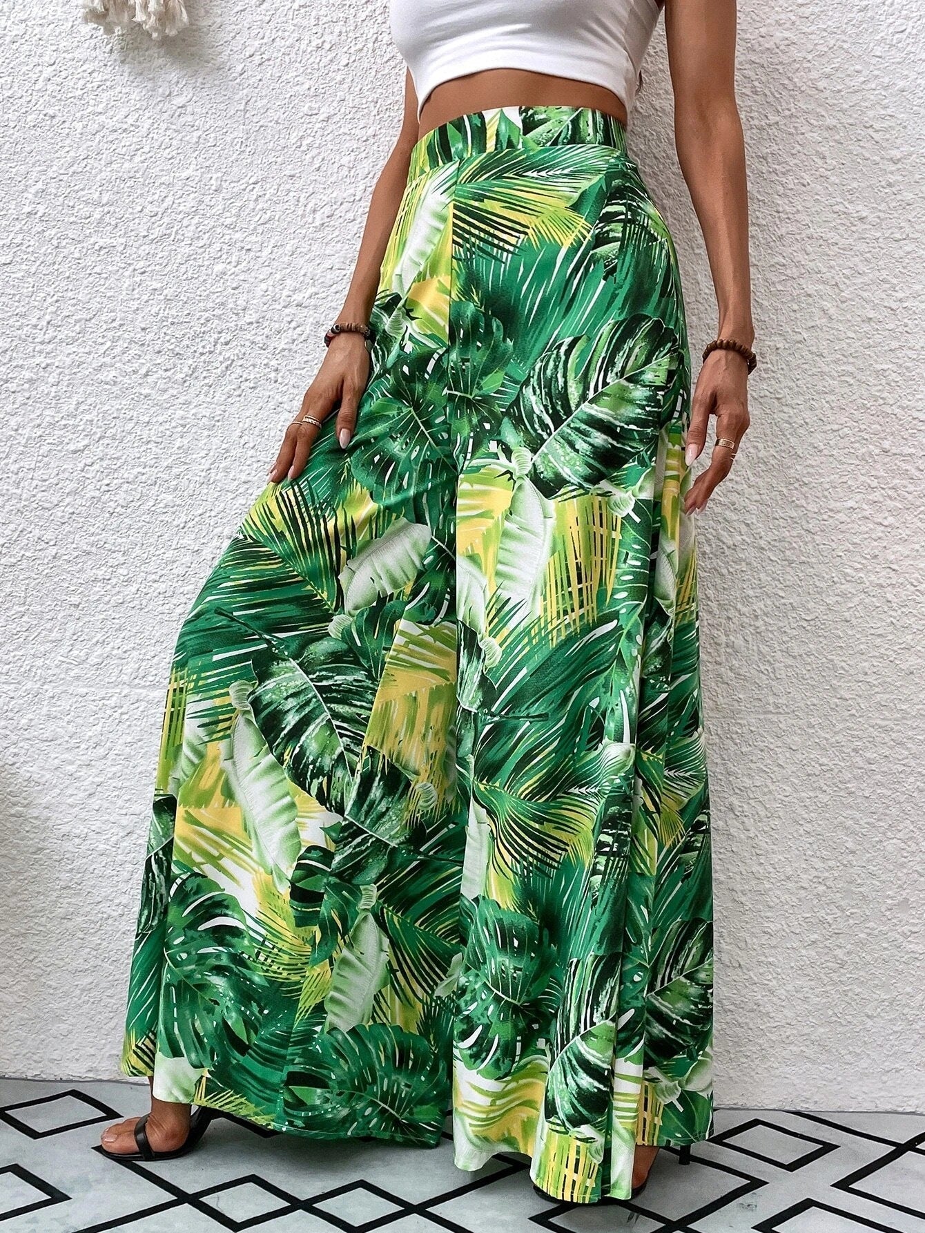 Chic Floral Wide-Leg Pants by Greta 