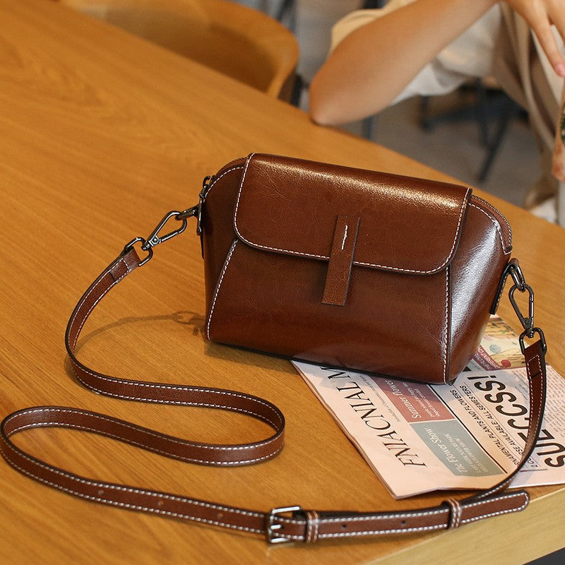 Elegante Crossbody-Tasche aus Leder mit Klappenverschluss